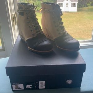 COPY - Sorel PDX wedge black and beach never worn